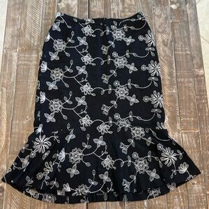 Ann Taylor Line Floral Embroidered Skirt Size 4